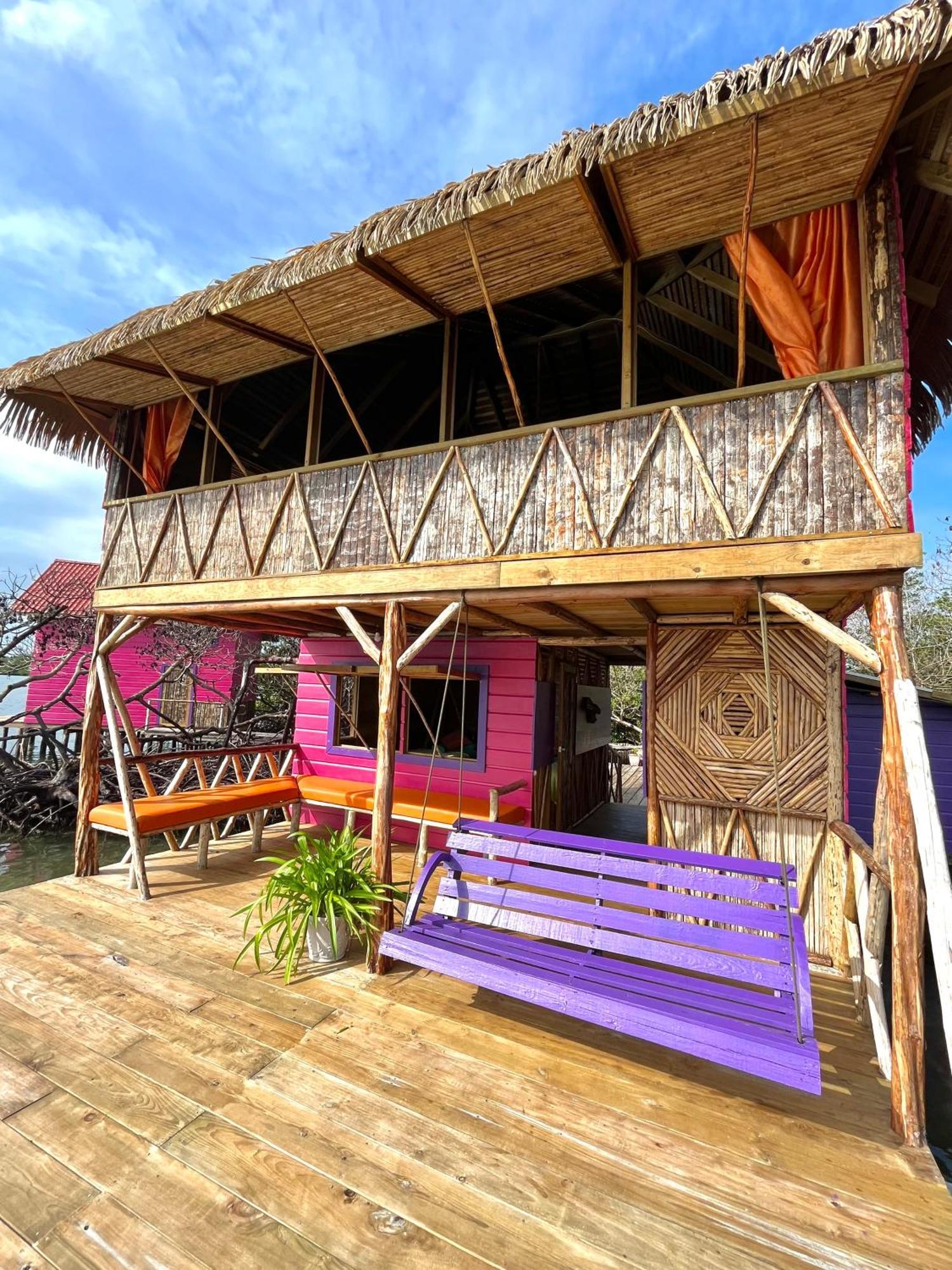 Urraca Monkey Island Eco Resort (Adults Only) Punta Laurel Eksteriør billede