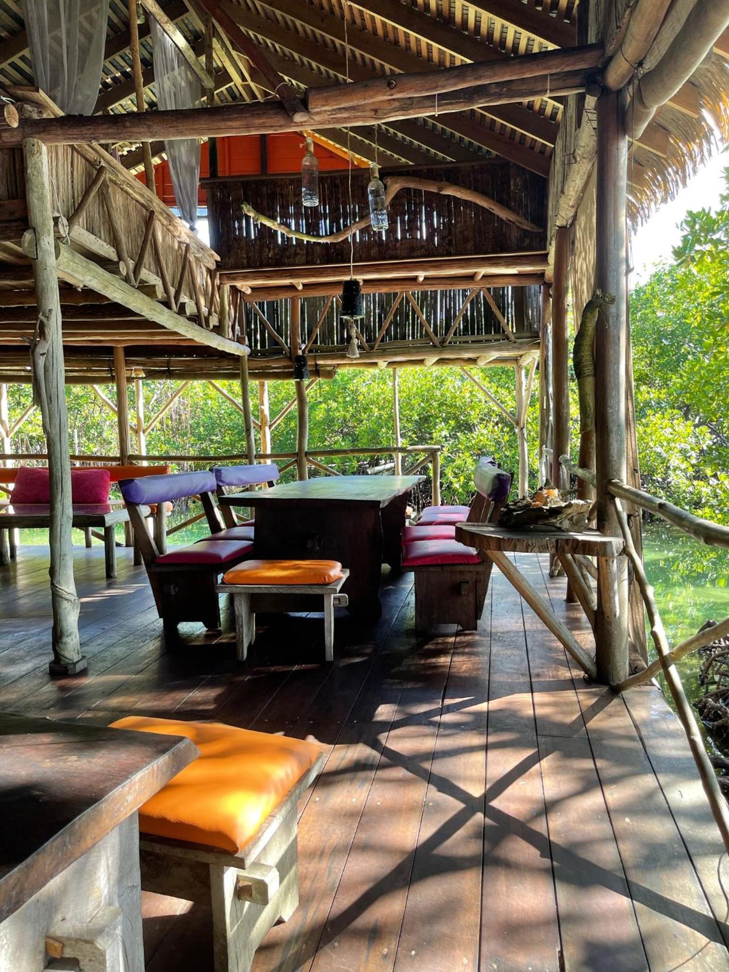 Urraca Monkey Island Eco Resort (Adults Only) Punta Laurel Eksteriør billede